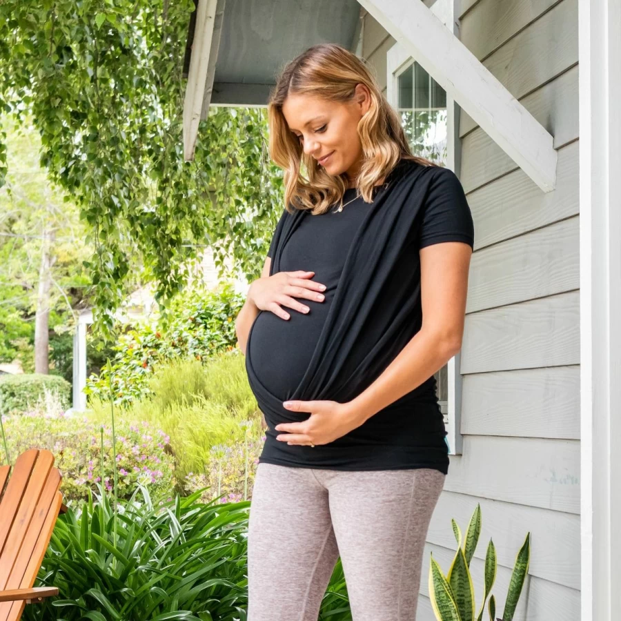 New Moby Bump & Beyond Tshirt Wrap Black