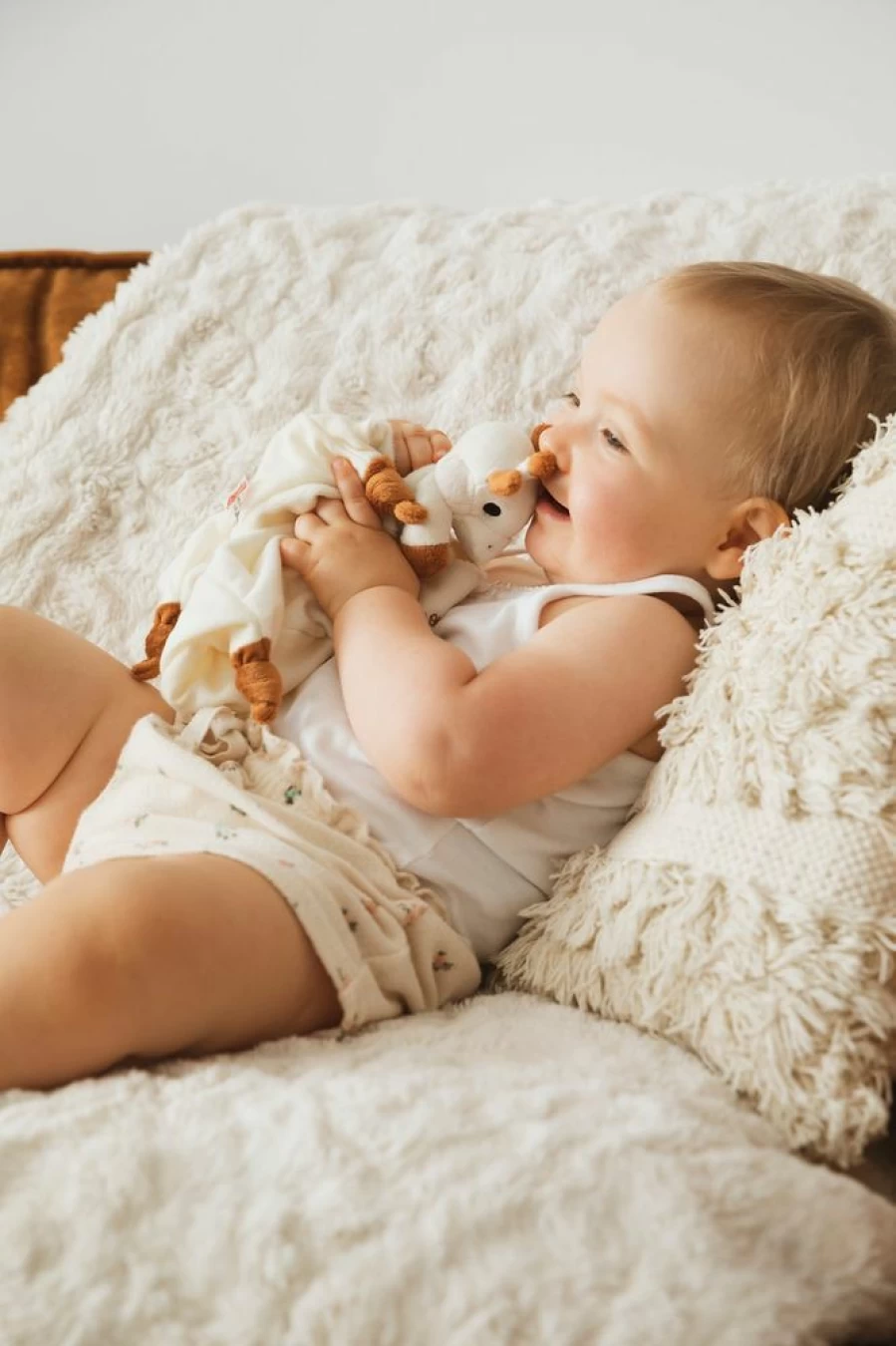 Online Sophie La Girafe Comforter With Soother Holder